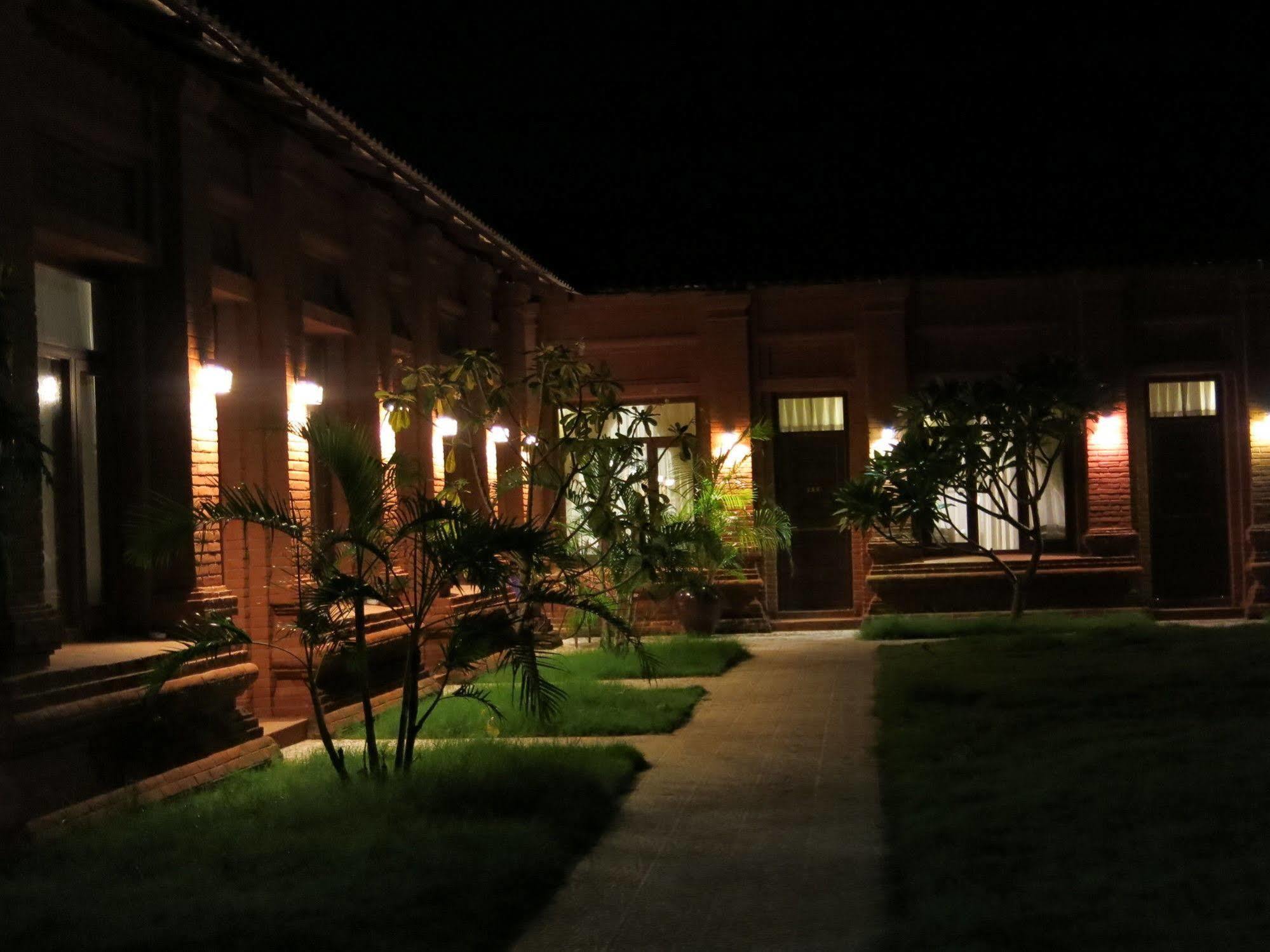 Manisanda Hotel Bagan Kültér fotó